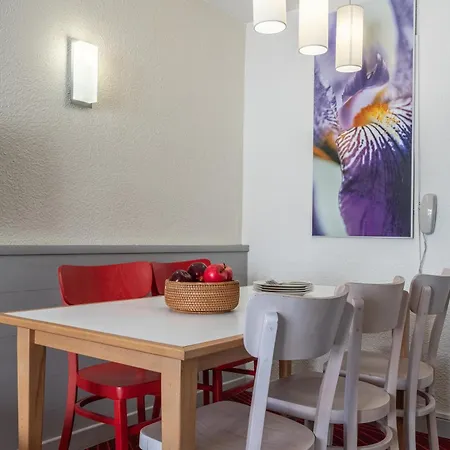 Pierre & La Daille Aparthotel 3*